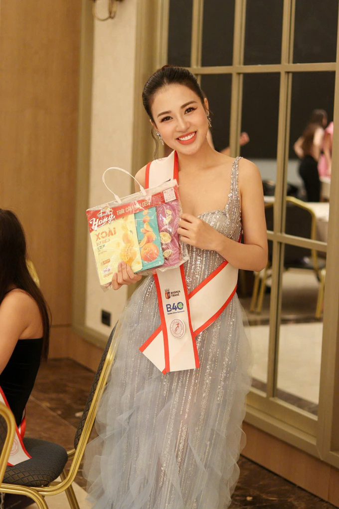 Á hậu Đỗ Hà Trang nhanh chóng hòa nhập, gây ấn tượng với món quà ý nghĩa tại "The Miss Globe 2024"- Ảnh 3.