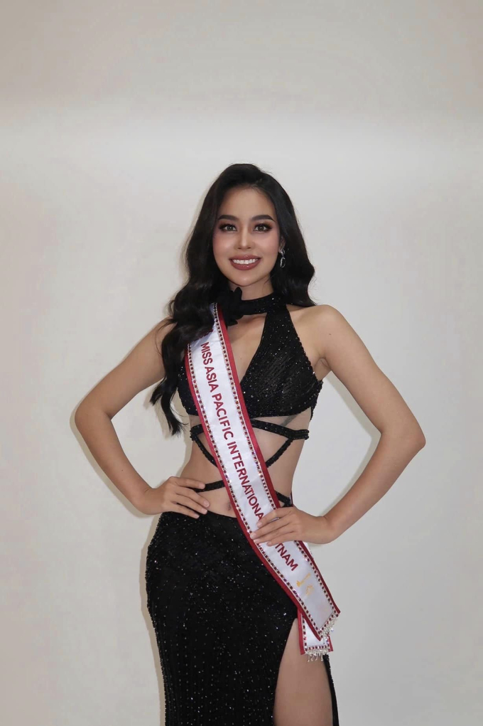 Á hậu Ánh Vương thắng giải "Best National Costume" tại "Miss Asia Pacific International 2024"- Ảnh 1.