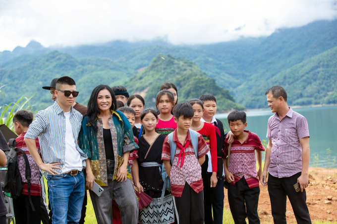 "Chị đẹp" Phương Thanh: 24h di chuyển, 2 tiếng quay MV và kỉ niệm đẹp cùng ban nhạc Ngũ Cung- Ảnh 1.