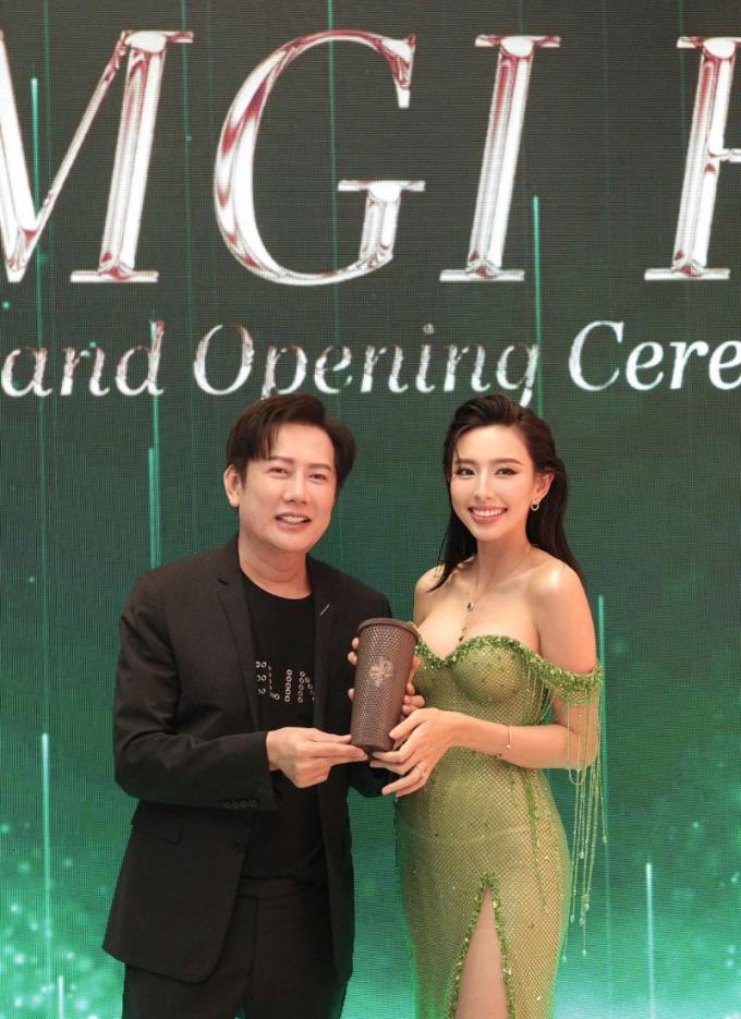 Hoa hậu Thùy Tiên hội ngộ Mr Nawat, xuất hiện lộng lẫy với nhan sắc vạn người mê tại Miss Grand International 2024- Ảnh 1.