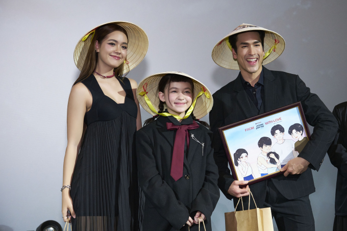 Nadech Kugimiya điển trai ngời ngời, cùng dàn cast quảng bá "Tee Yod: Quỷ ăn tạng" phần 2 tại TPHCM- Ảnh 1.