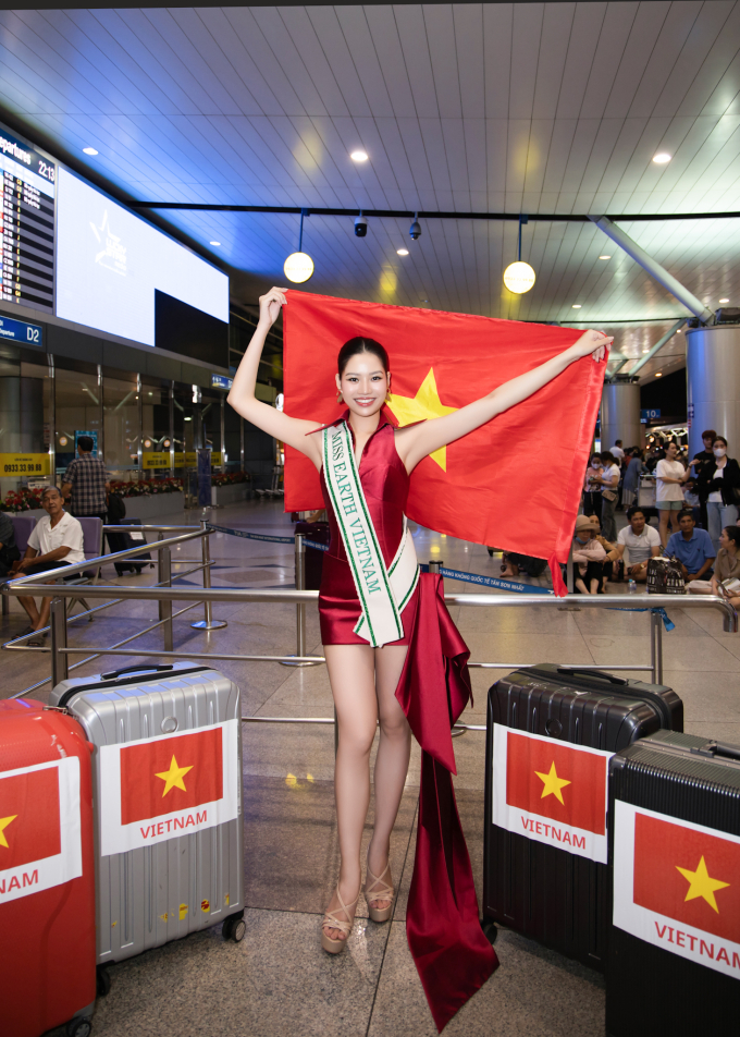 Cao Ngọc Bích lên đường dự thi Miss Earth 2024, được các đàn chị dặn dò kỹ lưỡng khi chinh chiến quốc tế- Ảnh 2.