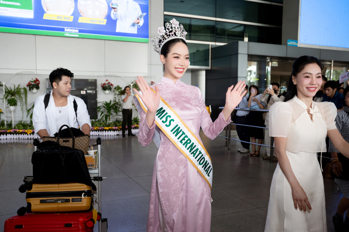 Tân Hoa hậu Quốc tế - Thanh Thủy diện áo dài, giới thiệu cảnh quan TPHCM đến khán giả quốc tế- Ảnh 1.