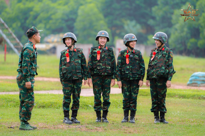 "Sao nhập ngũ 2024" tập cuối: Thùy Tiên ngã quỵ, Phương Anh Đào nghẹn ngào khi tâm sự với mẹ- Ảnh 3.