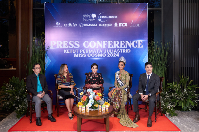 Miss Cosmo 2024 - Tata Juliastrid gặp gỡ Bộ trưởng Bộ Du lịch Indonesia trong chuyến Homecoming hoàng tráng- Ảnh 2.