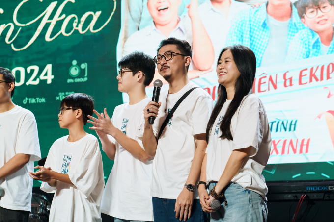 Vợ chồng đạo diễn - nhà sản xuất Võ Thanh Hòa áp lực khi mang "Kính vạn hoa" lên màn ảnh rộng- Ảnh 3.