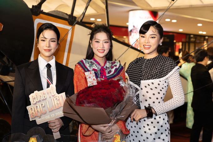 Dàn "Anh trai say hi" đổ bộ thảm đỏ, ủng hộ Song Luân  ra mắt phim điện ảnh "Công tử Bạc Liêu"- Ảnh 4.