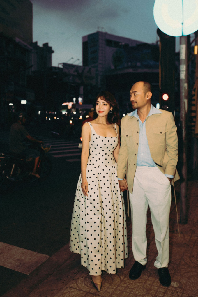 Thu Trang lần đầu làm đạo diễn phim chiếu Tết, Tiến Luật hé lộ điều cần học hỏi ở bà xã- Ảnh 1.
