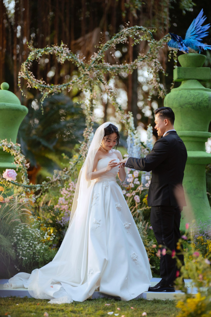 Thái Trinh nhắn gửi ông xã trong lễ cưới: "Cảm ơn kiếp này, chúng ta lại được bên nhau"- Ảnh 2.