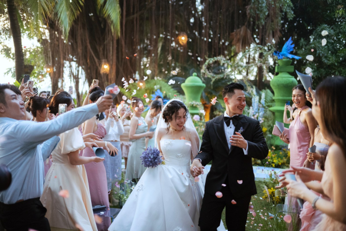 Thái Trinh nhắn gửi ông xã trong lễ cưới: "Cảm ơn kiếp này, chúng ta lại được bên nhau"- Ảnh 4.