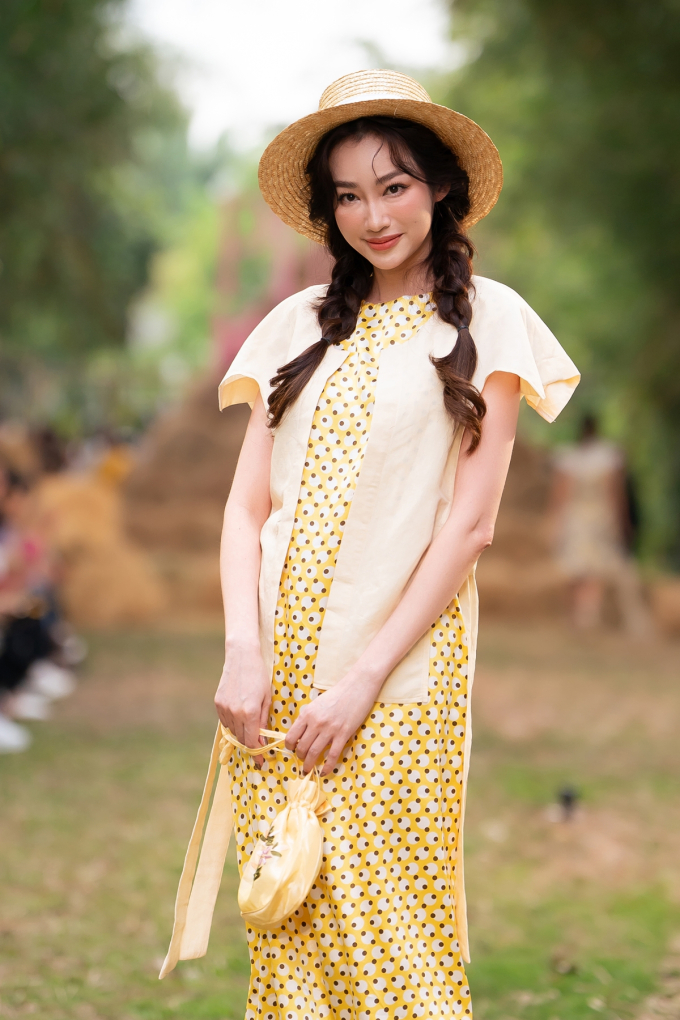 Á hậu Siêu quốc gia - Kim Duyên diện áo bà ba trình diễn tại "Pink Show" tổ chức tại quê hương Cần Thơ- Ảnh 9.