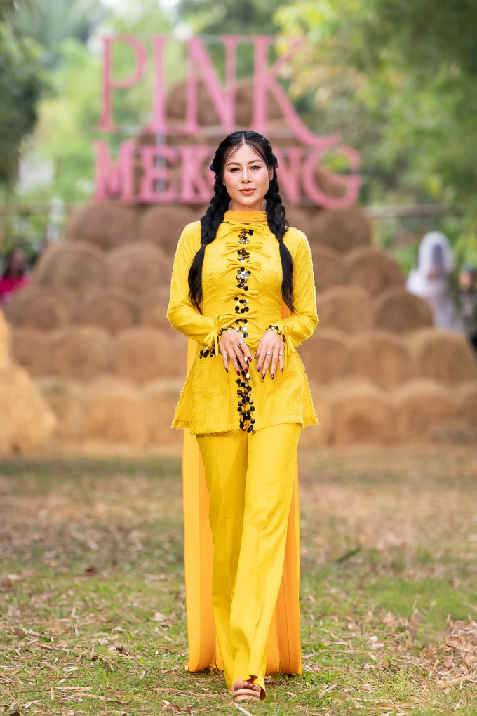 Á hậu Siêu quốc gia - Kim Duyên diện áo bà ba trình diễn tại "Pink Show" tổ chức tại quê hương Cần Thơ- Ảnh 15.