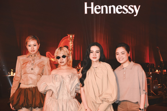 Thảm đỏ BST "Peace Dream": Nhã Phương diện outfit điệu đà, Hạnh Sino visual “đỉnh của chóp”- Ảnh 10.