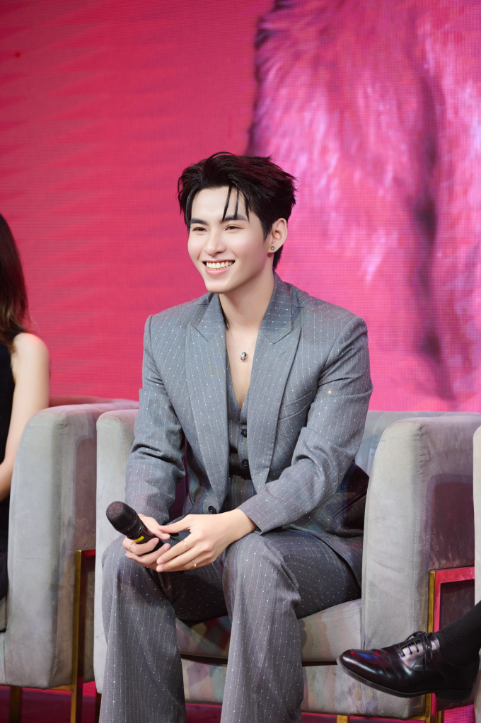 Hùng Huỳnh ra mắt MV chào sân V-Pop, được cả Hòa Minzy - Đức Phúc - ERIK  "trợ lực hết cỡ"- Ảnh 6.