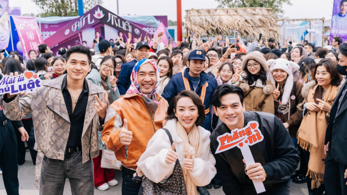 Thu Trang "chi tiền khủng" cùng hai nam thần "Nụ hôn bạc tỷ" cổ vũ Tiến Luật tại concert "Anh trai"- Ảnh 3.