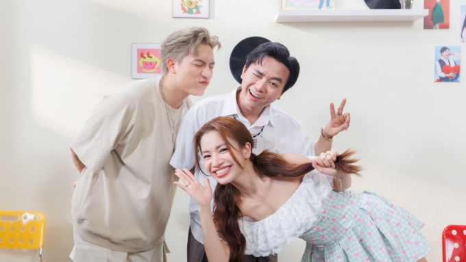 Hoàng Dũng lần đầu tiên song ca cùng 10CM, MIN khoe tài hát tiếng Hàn khi cover hit lớn của IU- Ảnh 1.