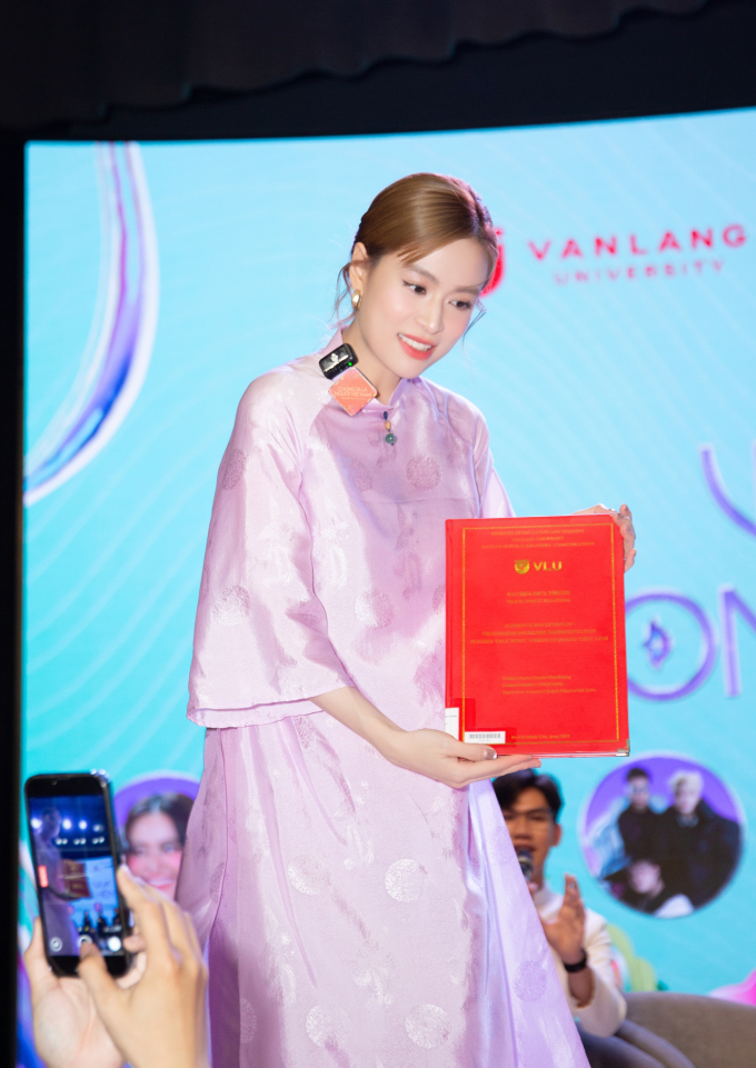 Hoàng Thùy Linh tự hào vì fan nghiên cứu "See tình" trong khóa luận tốt nghiệp, đạt học bổng thạc sĩ tại Thái Lan- Ảnh 6.