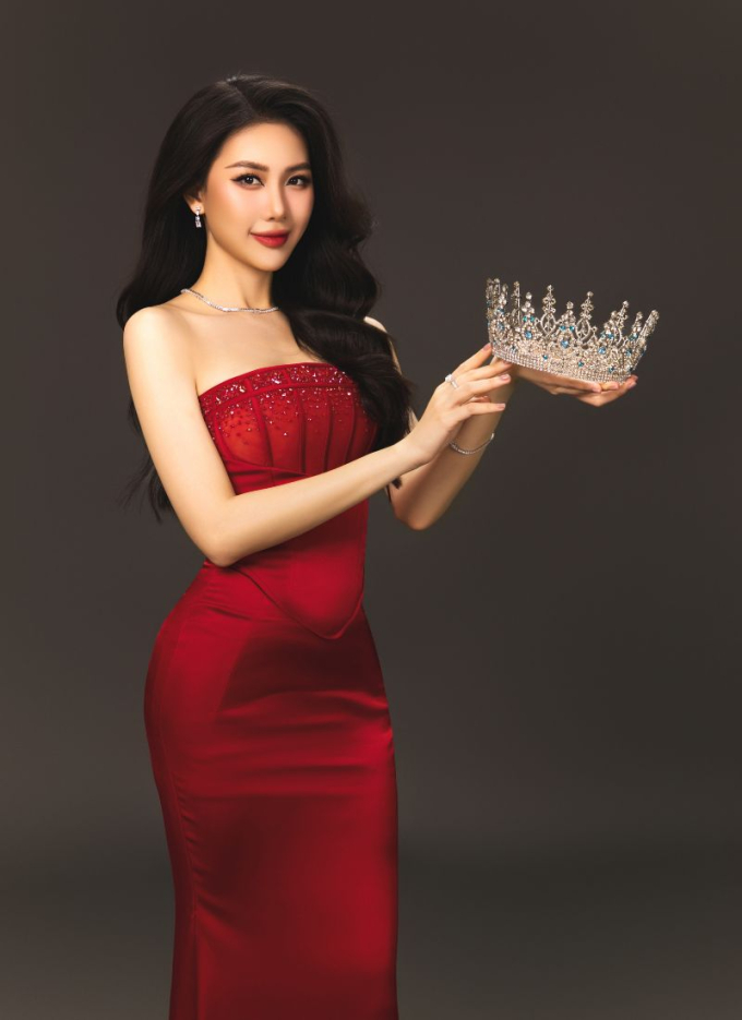 Bùi Quỳnh Hoa làm giám khảo, sải bước "final walk" kết thúc nhiệm kỳ tại Super Model International 2025- Ảnh 8.