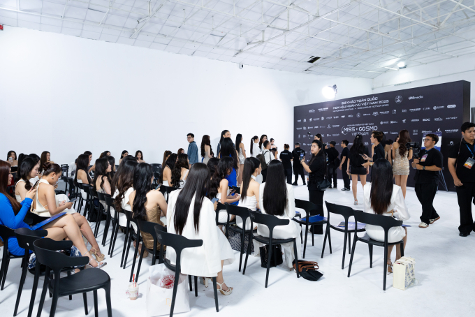 Xuân Hạnh cầm trịch vai trò host, Ngọc Châu - Khánh Vân đọ visual tại Sơ khảo Miss Cosmo Vietnam- Ảnh 4.