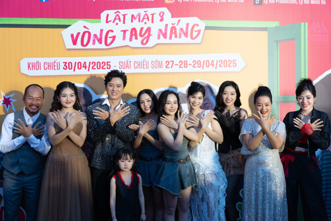 Showcase “Lật mặt 8: Vòng tay nắng” bùng nổ với gần 10 nghìn khán giả cùng loạt tiết mục “độc nhất vô nhị”- Ảnh 1.