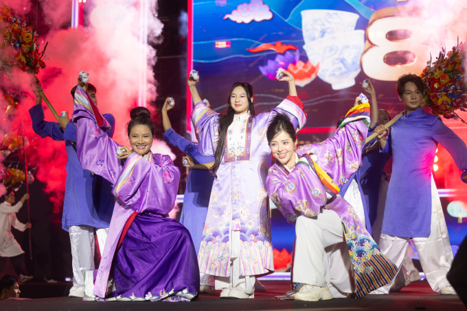 Showcase “Lật mặt 8: Vòng tay nắng” bùng nổ với gần 10 nghìn khán giả cùng loạt tiết mục “độc nhất vô nhị”- Ảnh 8.