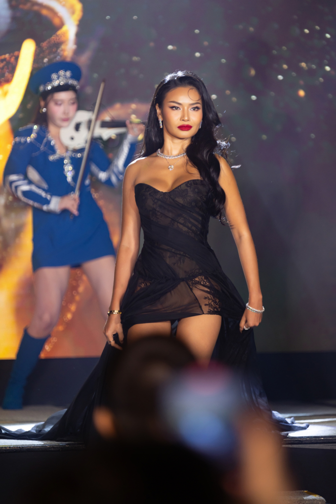 Top 2 Miss Cosmo 2024 cùng Ngọc Châu, Xuân Hạnh góp mặt trong MV "Bella Queen" của JMI KO- Ảnh 13.