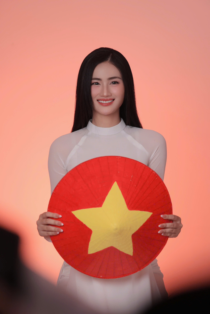Hoa hậu Ý Nhi "biến hình" ấn tượng, khoe vẻ đẹp trong trang phục truyền thống Ấn Độ- Ảnh 5.