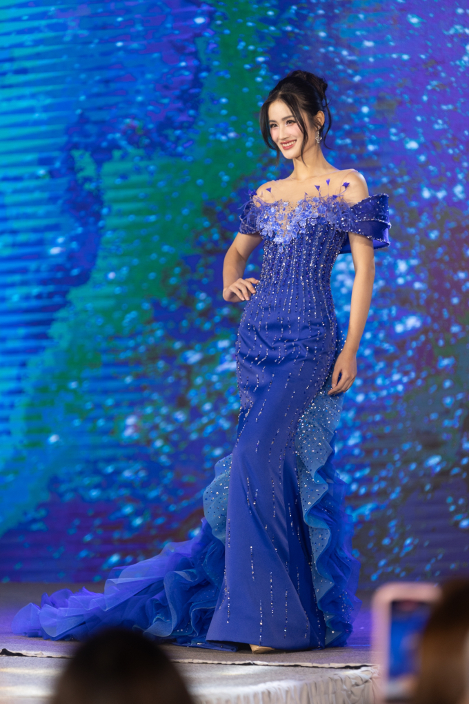 Hoa hậu Ý Nhi tự hào giới thiệu văn hóa Tây Nguyên tại "Miss World 2025"- Ảnh 17.