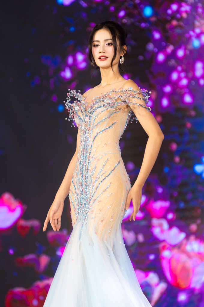 Hoa hậu Ý Nhi tự hào giới thiệu văn hóa Tây Nguyên tại "Miss World 2025"- Ảnh 20.