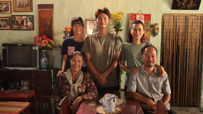 "Lật mặt 8" của Lý Hải vẽ bức tranh gia đình Việt, chạm đến trái tim khán giả bằng câu chuyện chân thật- Ảnh 5.