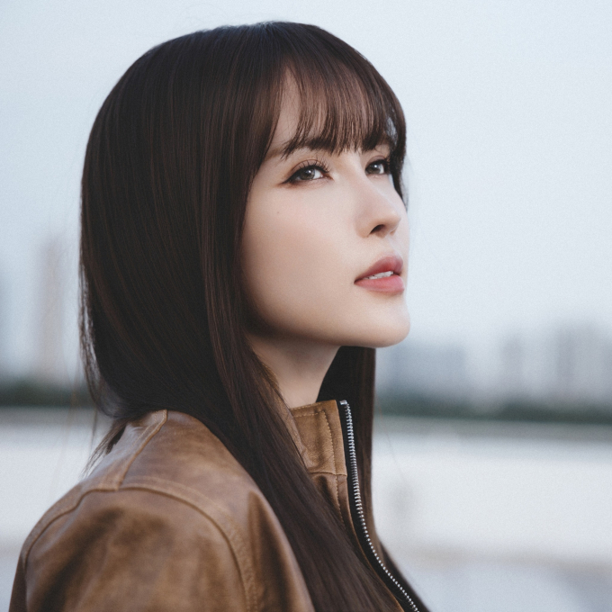 Thiều Bảo Trâm "tung hint" cho MV comeback: Nhạc "không lời" về tình yêu mập mờ, nam chính giấu mặt- Ảnh 2.