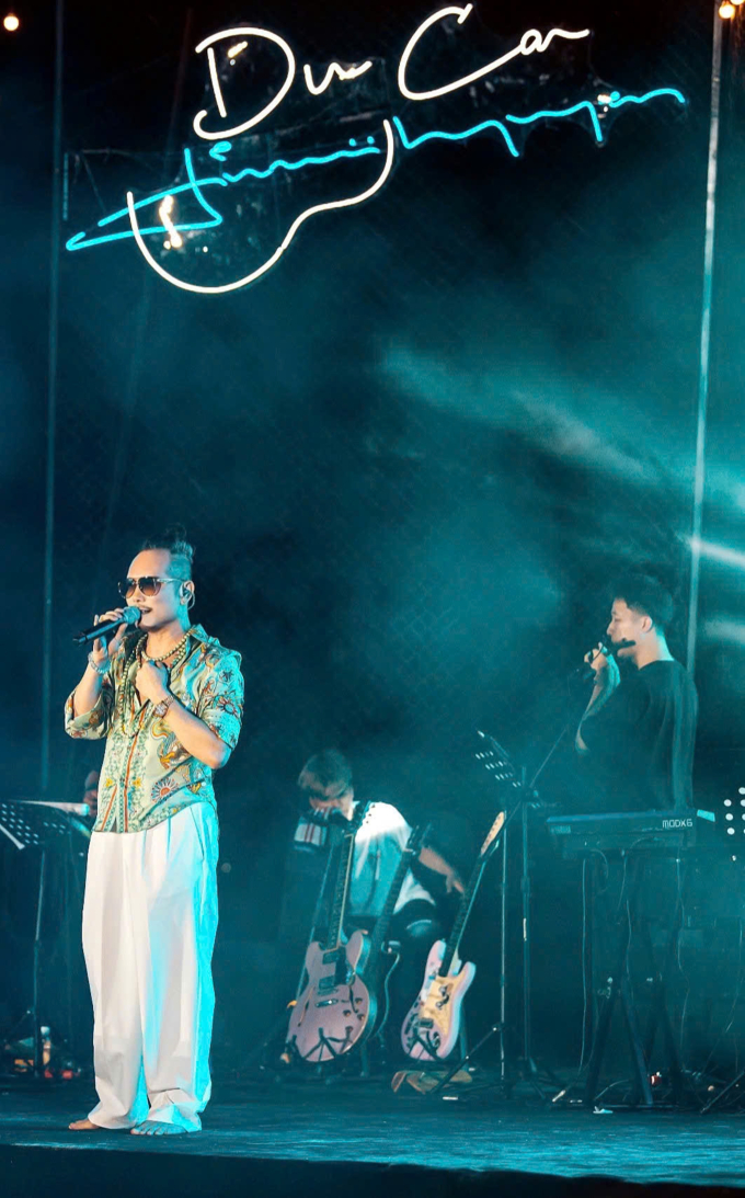 Jimmii Nguyễn lần đầu trình diễn live hit "Cay" tại chương trình "Du ca: Về với biển"- Ảnh 4.