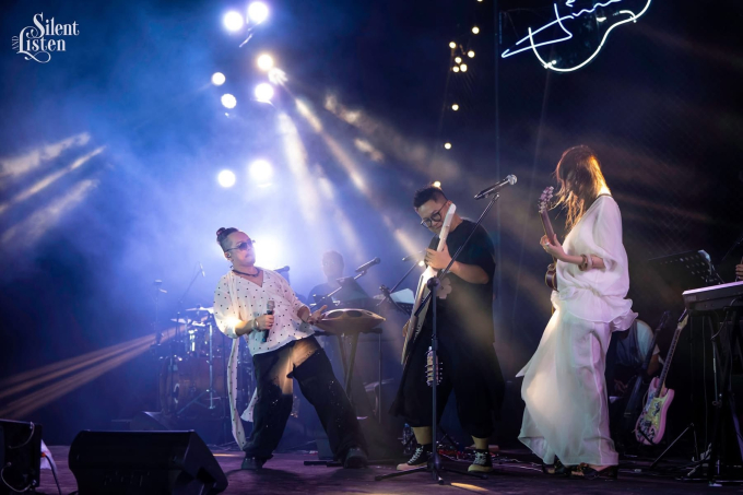 Jimmii Nguyễn lần đầu trình diễn live hit "Cay" tại chương trình "Du ca: Về với biển"- Ảnh 7.