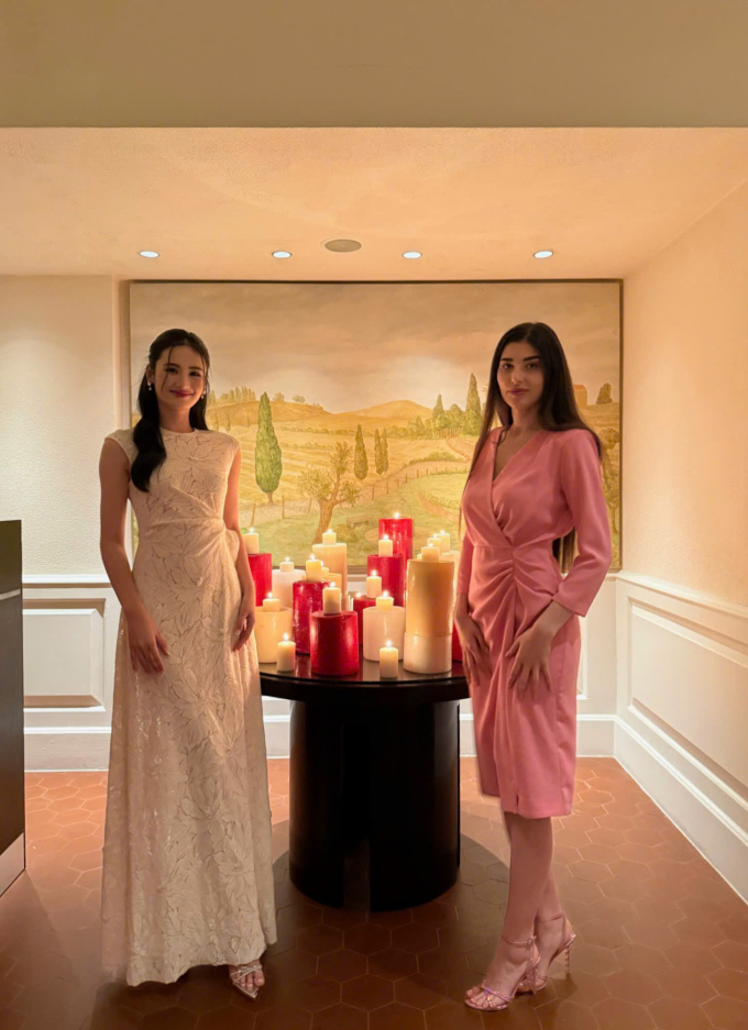 Ý Nhi chung phòng với người đẹp Thái Lan - Opal Suchata, "gây sốt" với loạt outfit tại "Miss World 2025"- Ảnh 1.