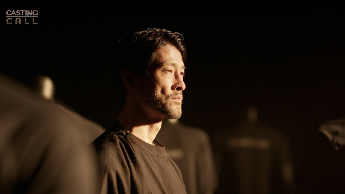Johnny Trí Nguyễn xuất hiện lần đầu đầy ấn tượng trong casting call "Hộ linh tráng sĩ - Bí ẩn mộ vua Đinh"- Ảnh 1.