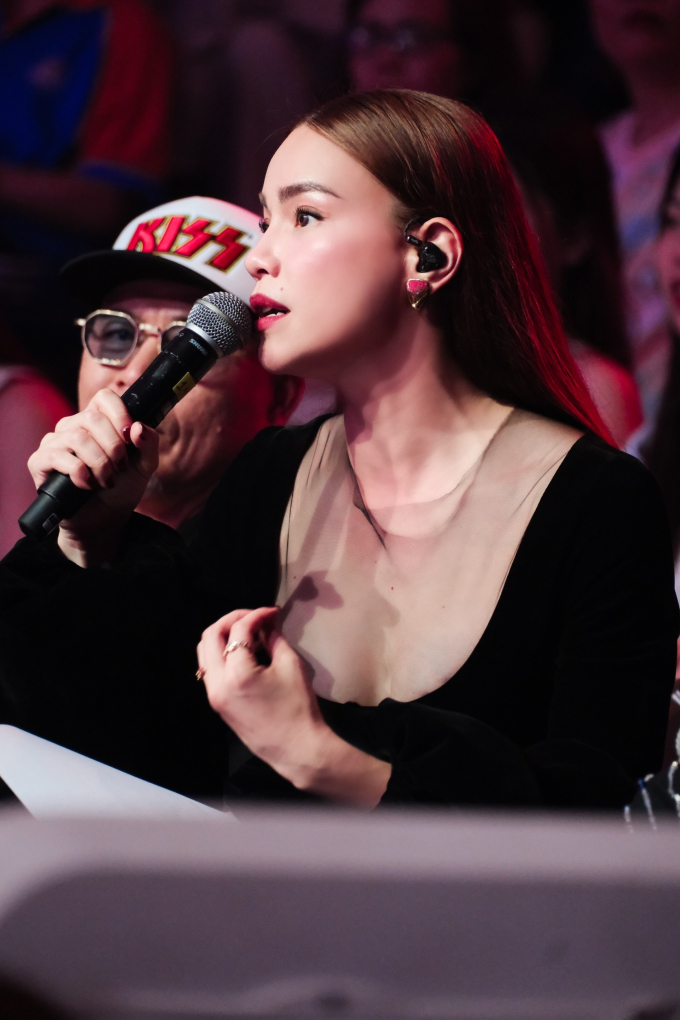 Thủy Bùi: "Tôi dán hình chị Hồ Ngọc Hà lên nhà trọ để lấy động lực cố gắng"- Ảnh 4.