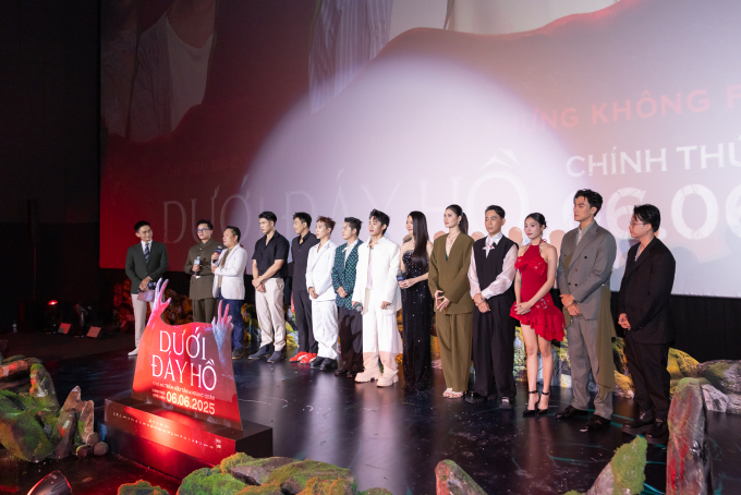 Karen Nguyễn - Thanh Duy bật khóc tại showcase, dàn cast "Dưới đáy hồ" lần đầu lên tiếng về các "bản sao kinh dị"- Ảnh 2.