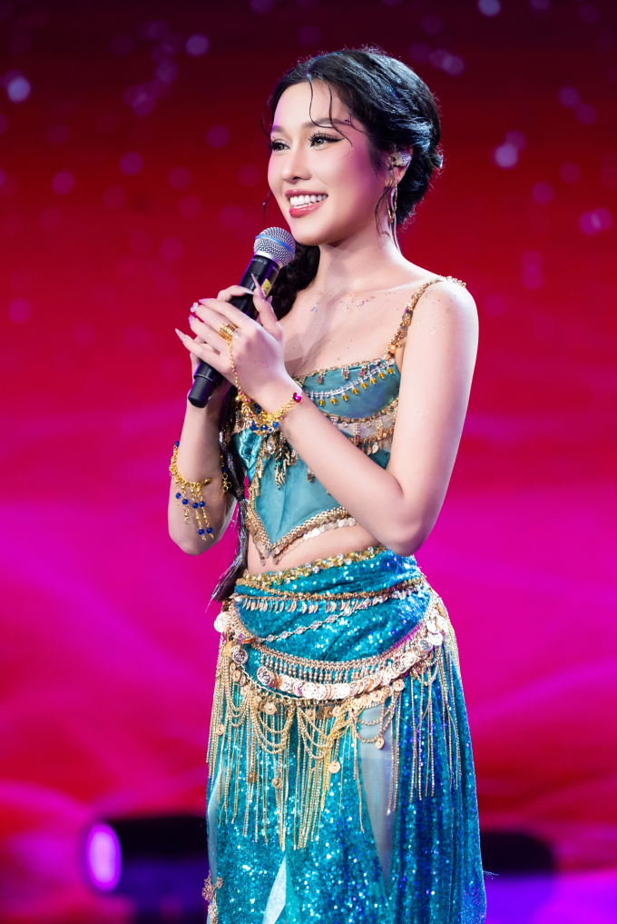 Thủy Bùi: "Tôi dán hình chị Hồ Ngọc Hà lên nhà trọ để lấy động lực cố gắng"- Ảnh 3.
