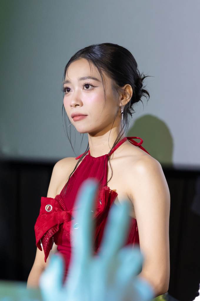 Karen Nguyễn - Thanh Duy bật khóc tại showcase, dàn cast "Dưới đáy hồ" lần đầu lên tiếng về các "bản sao kinh dị"- Ảnh 9.