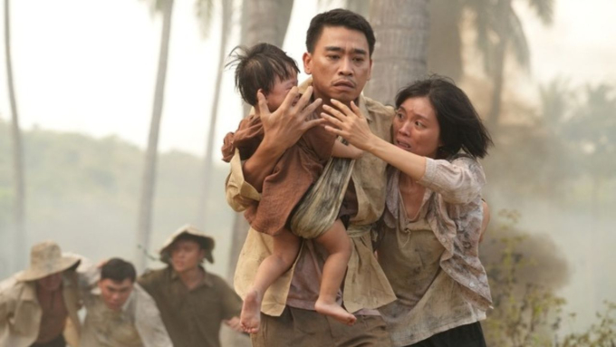Người mẹ “mù chữ” của "Lật mặt 8": Vì hạnh phúc mà nhẫn nhịn, vì chồng con mà gồng mình mạnh mẽ- Ảnh 5.