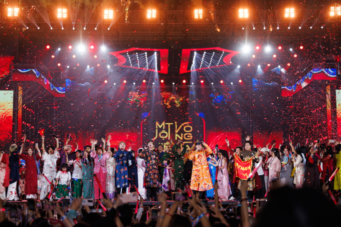 Phim "Mưa lửa": Nhiều drama được "bật mí", mãn nhãn với loạt tiết mục tại concert "Anh trai vượt ngàn chông gai"- Ảnh 1.