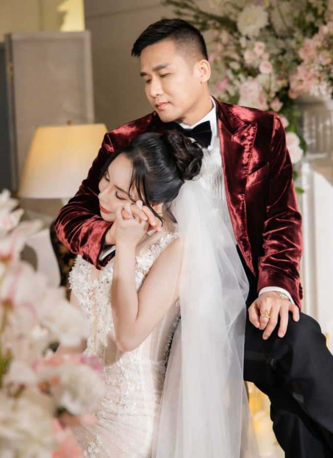 Hồ Quỳnh Hương viết ca khúc mới - “Đôi tim thuần khiết” dành tặng chồng doanh nhân- Ảnh 7.