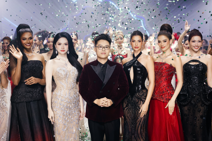Show diễn "Aurora’s Cry" của NTK Nguyễn Minh Tuấn: Hương Giang mở màn đầy bất ngờ, Kim Duyên "bùng nổ visual"- Ảnh 2.