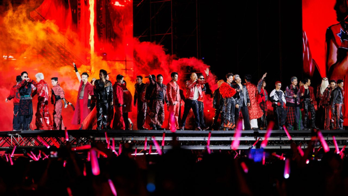 Sau 3 ngày công chiếu, “Mưa lửa” lập thành tích mới cho dòng phim concert chiếu rạp tại Việt Nam- Ảnh 2.