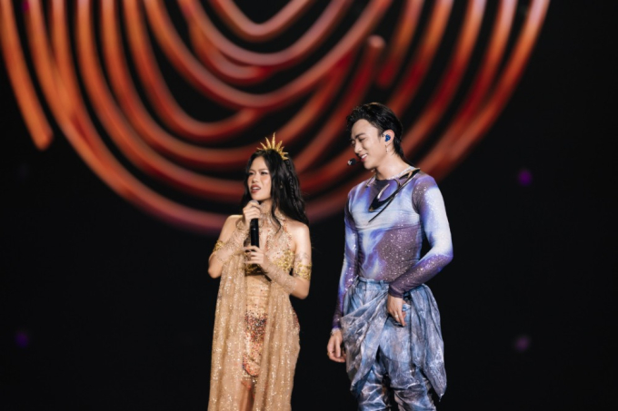Live Concert: All Rounder: Soobin chinh phục khán giả từ hình ảnh “hoàng tử ballad” đến một “all-rounder” đa phong cách- Ảnh 6.