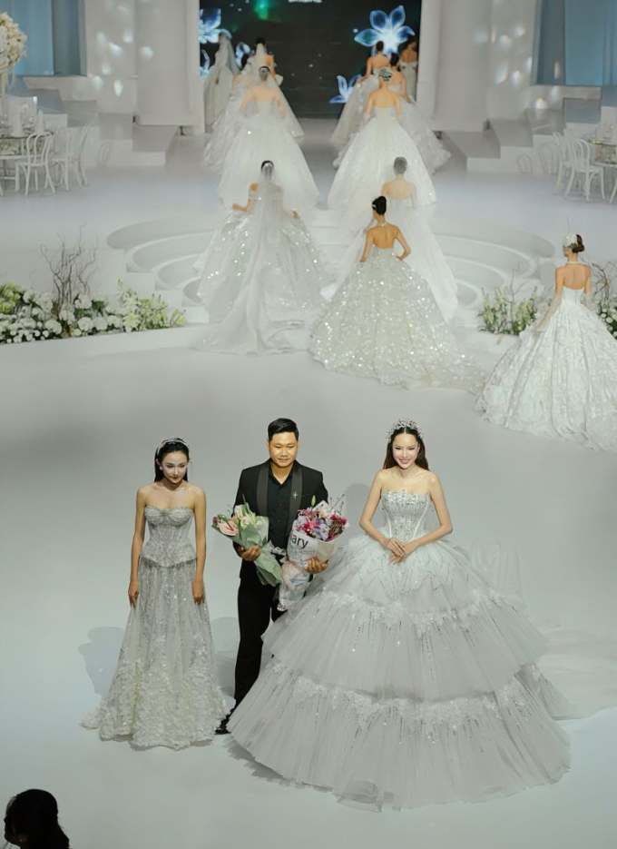 Lê Hoàng Phương "càn quét" 5 show tại Vietnam Couture Fashion Week với vai trò vedette - first face- Ảnh 5.