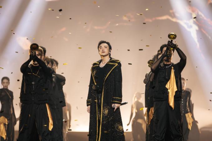 Soobin bật khóc nức nở trong đêm 2 concert "ALL-ROUNDER" vì lý do xúc động- Ảnh 1.