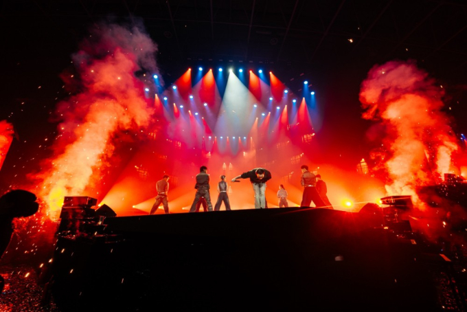 Soobin bật khóc nức nở trong đêm 2 concert "ALL-ROUNDER" vì lý do xúc động- Ảnh 7.