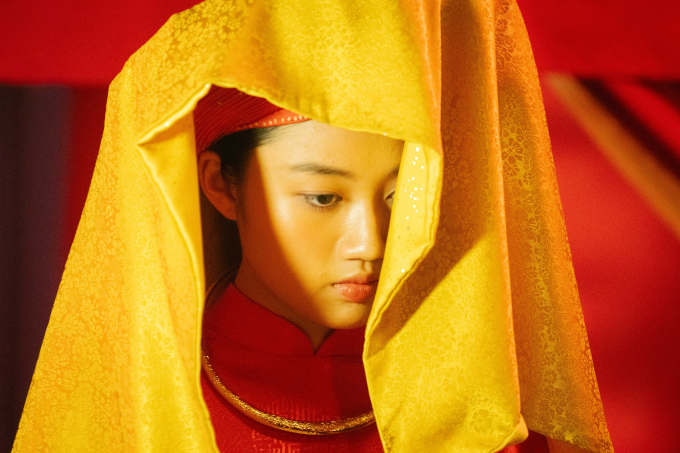 Nàng thơ tuổi teen Mai Cát Vi lần đầu hóa cô dâu bí ẩn trong phim kinh dị "Út Lan: Oán linh giữ của"- Ảnh 4.