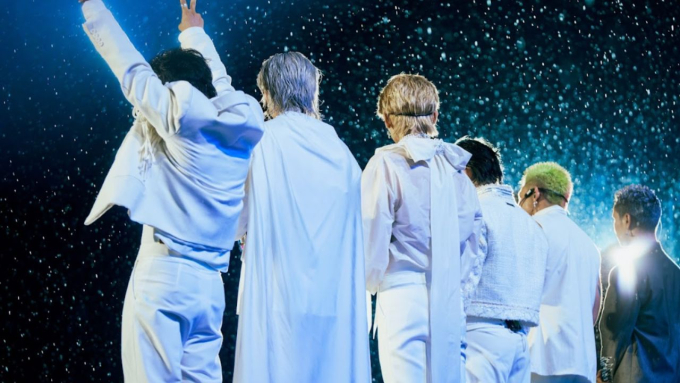 B.O.F cùng khán giả đội mưa, hoàn thành đêm showcase debut ấn tượng- Ảnh 5.